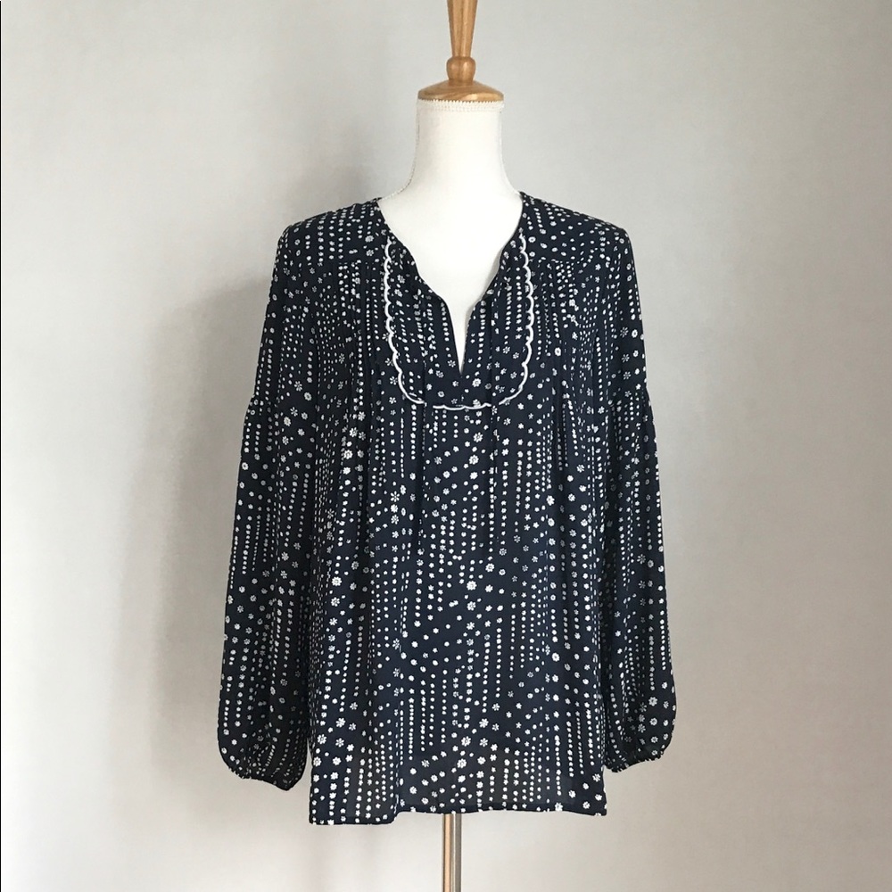 Gap Boho Navy Blouse with White Flowers Size Small